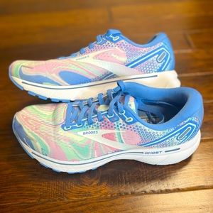 Brooks ghost women’s size 7.5